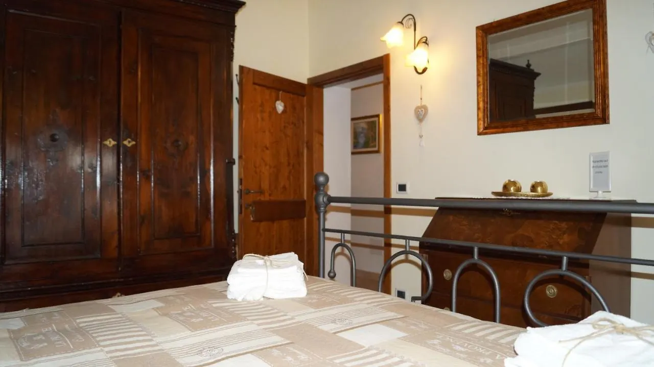 B&B La Casa Rosa Balze Bed & Breakfast