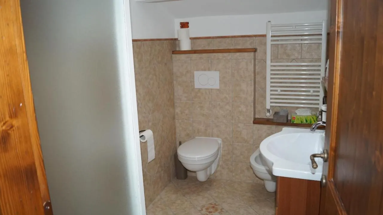 B&B La Casa Rosa Balze Bed & Breakfast